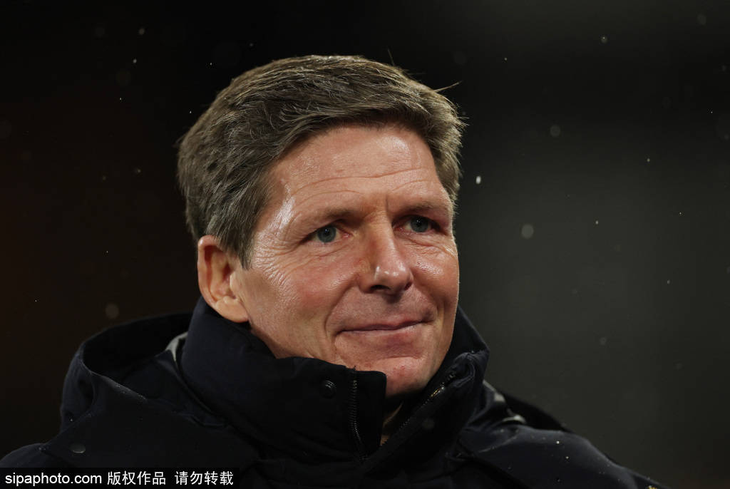 水晶宫主帅奥利弗-格拉斯纳直言三大短板:我就是不够好——从温布利荣光到塞尔赫斯特的危局